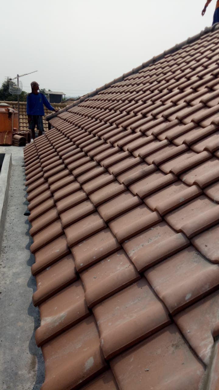  Atap  Rumah Baja Ringan dan Genteng  Keramik  Bintaro 